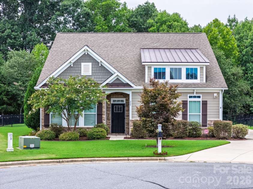 229 Hunters Hill Drive, Statesville, NC 28677.  MLS# CAR4409729, YatesRealty ID 40658. 