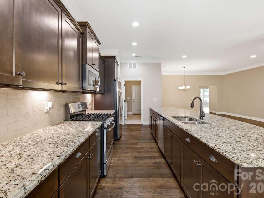 229 Hunters Hill Drive, Statesville, NC 28677.  MLS# CAR4409729, YatesRealty ID 40658. 