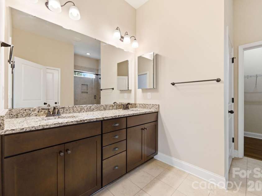 229 Hunters Hill Drive, Statesville, NC 28677.  MLS# CAR4409729, YatesRealty ID 40658. 