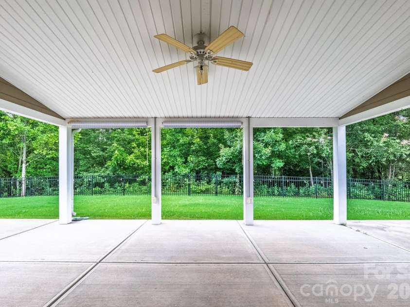 229 Hunters Hill Drive, Statesville, NC 28677.  MLS# CAR4409729, YatesRealty ID 40658. 