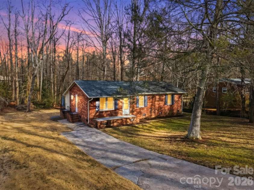 1437 Oak Hill Drive, Morganton, NC 28655.  MLS# CAR4347518, YatesRealty ID 4066. 
