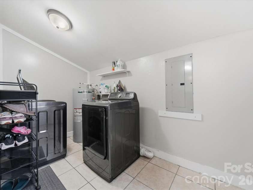 1437 Oak Hill Drive, Morganton, NC 28655.  MLS# CAR4347518, YatesRealty ID 4066. 