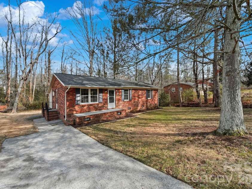 1437 Oak Hill Drive, Morganton, NC 28655.  MLS# CAR4347518, YatesRealty ID 4066. 