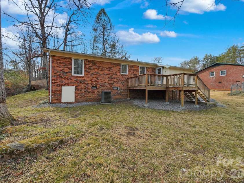 1437 Oak Hill Drive, Morganton, NC 28655.  MLS# CAR4347518, YatesRealty ID 4066. 