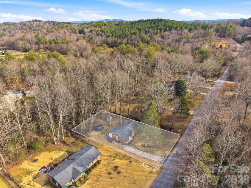 1437 Oak Hill Drive, Morganton, NC 28655.  MLS# CAR4347518, YatesRealty ID 4066. 