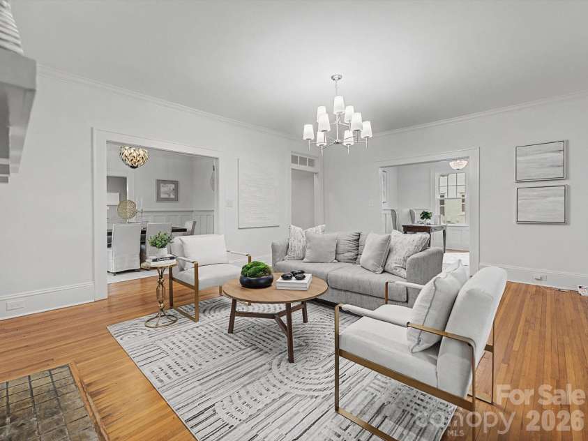 215 Circle Avenue, Charlotte, NC 28207.  MLS# CAR4343296, YatesRealty ID 4066. 