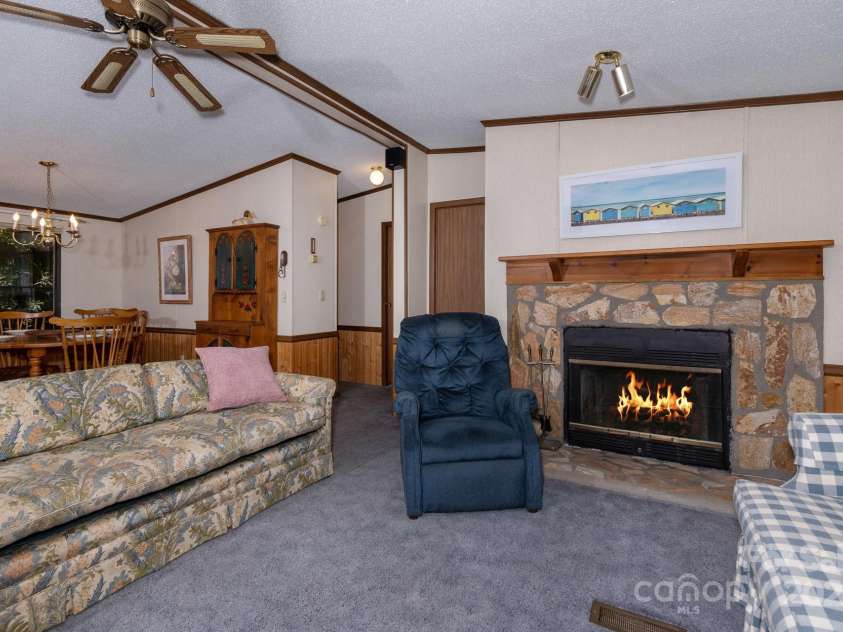 492 Laurelwood Lane, Boone, NC 28607.  MLS# CAR4072478, YatesRealty ID 4066. 