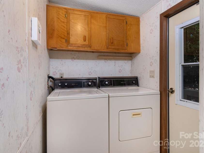 492 Laurelwood Lane, Boone, NC 28607.  MLS# CAR4072478, YatesRealty ID 4066. 