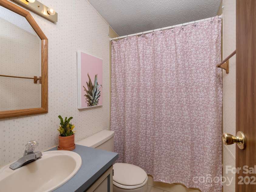 492 Laurelwood Lane, Boone, NC 28607.  MLS# CAR4072478, YatesRealty ID 4066. 