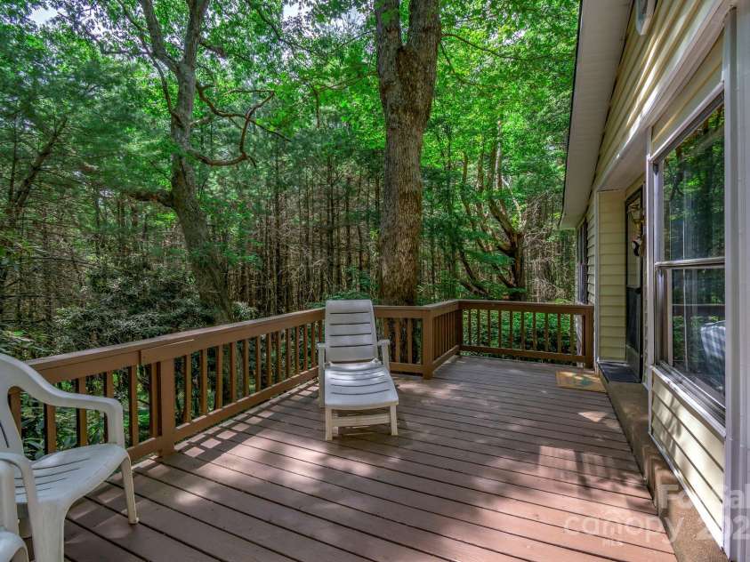 492 Laurelwood Lane, Boone, NC 28607.  MLS# CAR4072478, YatesRealty ID 4066. 