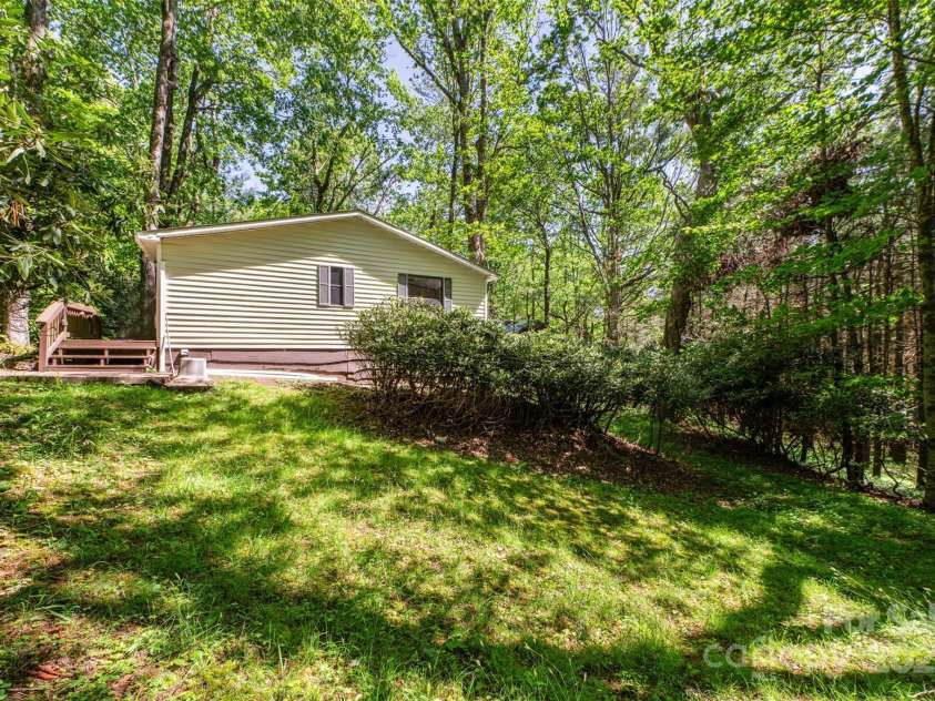 492 Laurelwood Lane, Boone, NC 28607.  MLS# CAR4072478, YatesRealty ID 4066. 