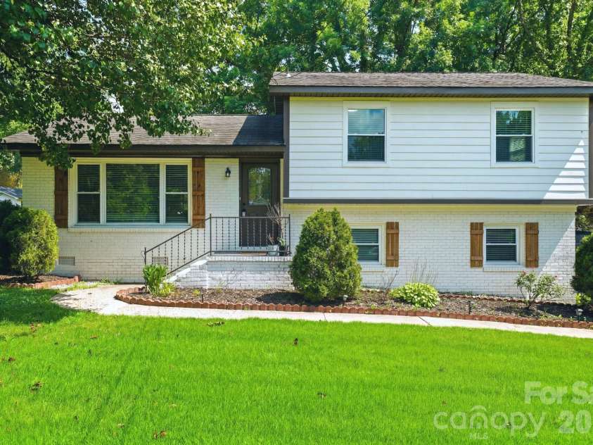 7552 Idlewild Road, Charlotte, NC 28212.  MLS# CAR4399804, YatesRealty ID 40660. 