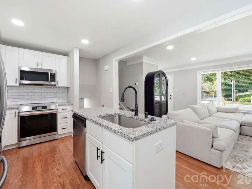7552 Idlewild Road, Charlotte, NC 28212.  MLS# CAR4399804, YatesRealty ID 40660. 