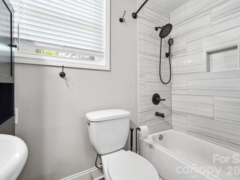 7552 Idlewild Road, Charlotte, NC 28212.  MLS# CAR4399804, YatesRealty ID 40660. 