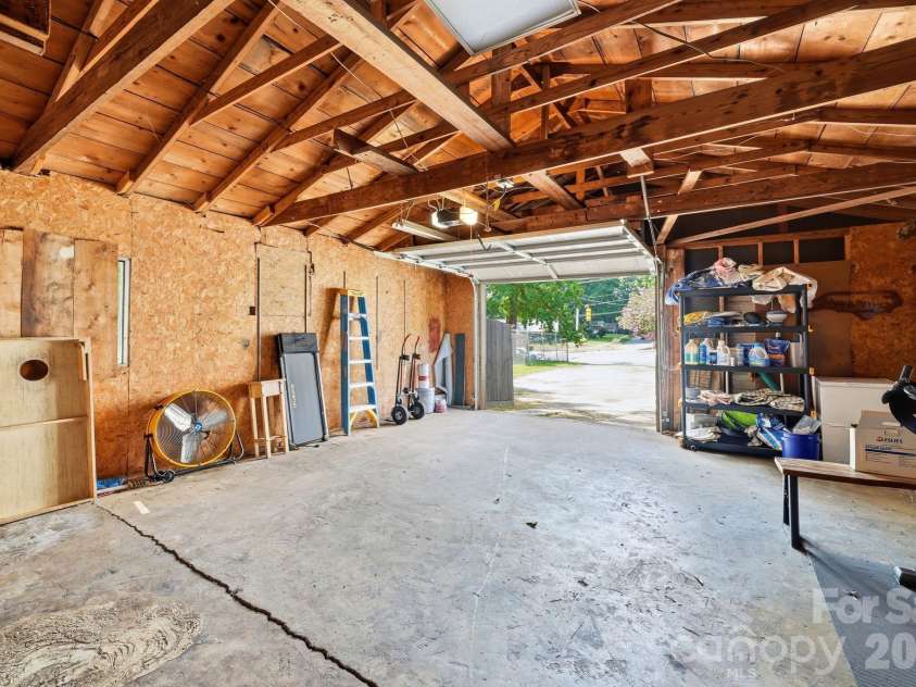 7552 Idlewild Road, Charlotte, NC 28212.  MLS# CAR4399804, YatesRealty ID 40660. 