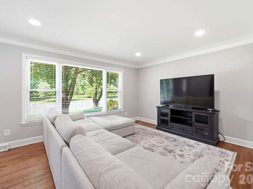 7552 Idlewild Road, Charlotte, NC 28212.  MLS# CAR4399804, YatesRealty ID 40660. 