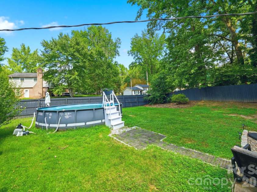 7552 Idlewild Road, Charlotte, NC 28212.  MLS# CAR4399804, YatesRealty ID 40660. 