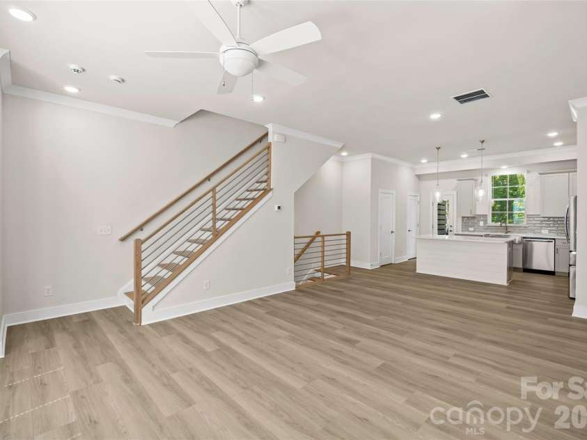 3213 Zenith Lane, Charlotte, NC 28205.  MLS# CAR4402742, YatesRealty ID 40661. 