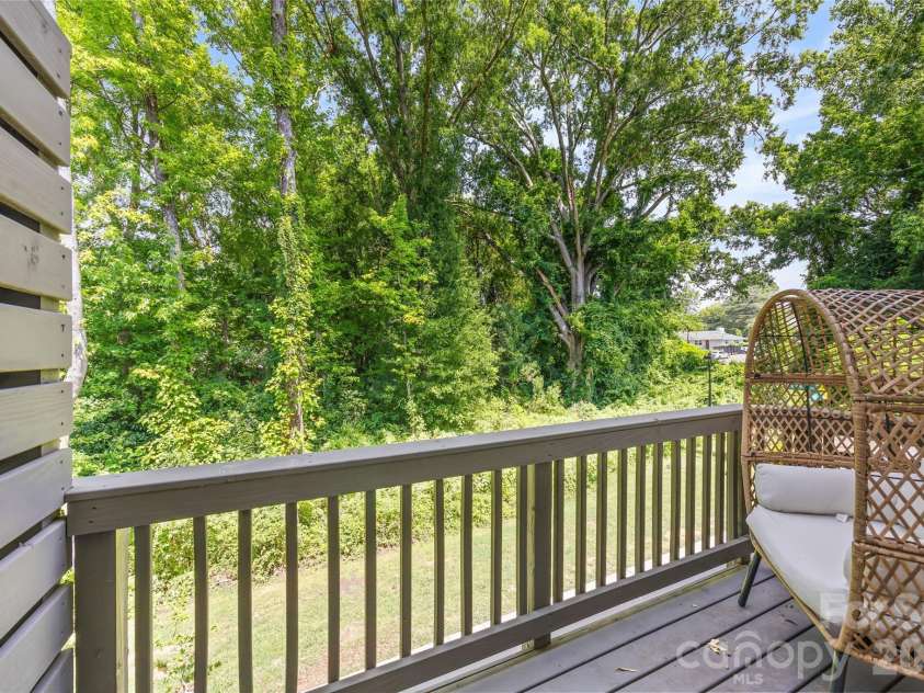 3213 Zenith Lane, Charlotte, NC 28205.  MLS# CAR4402742, YatesRealty ID 40661. 