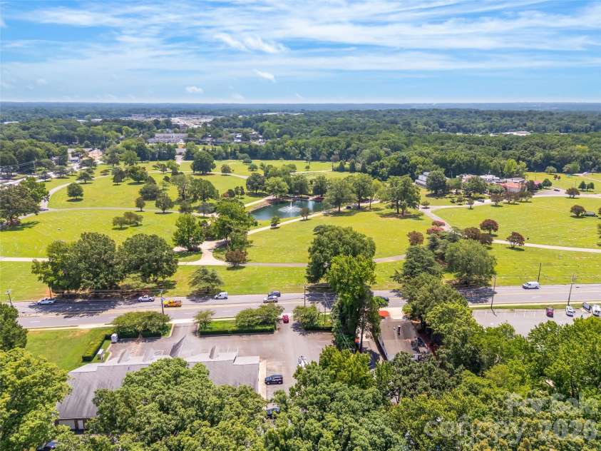 3213 Zenith Lane, Charlotte, NC 28205.  MLS# CAR4402742, YatesRealty ID 40661. 