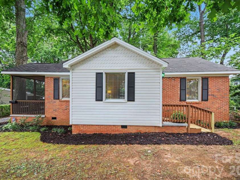 406 Nims Street, Fort Mill, SC 29715.  MLS# CAR4397166, YatesRealty ID 40663. 
