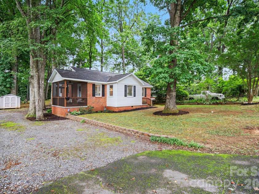406 Nims Street, Fort Mill, SC 29715.  MLS# CAR4397166, YatesRealty ID 40663. 