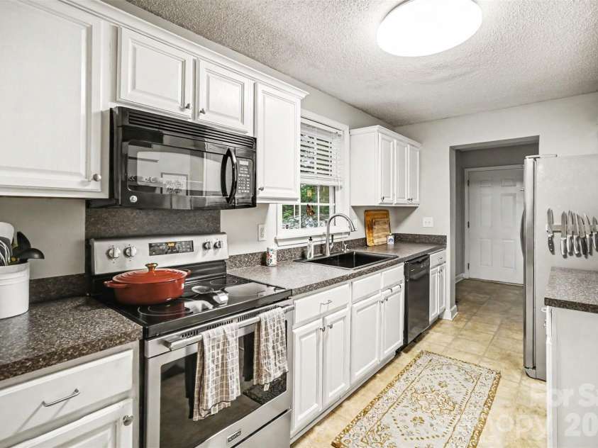 406 Nims Street, Fort Mill, SC 29715.  MLS# CAR4397166, YatesRealty ID 40663. 