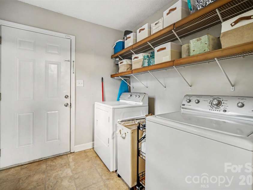 406 Nims Street, Fort Mill, SC 29715.  MLS# CAR4397166, YatesRealty ID 40663. Washroom