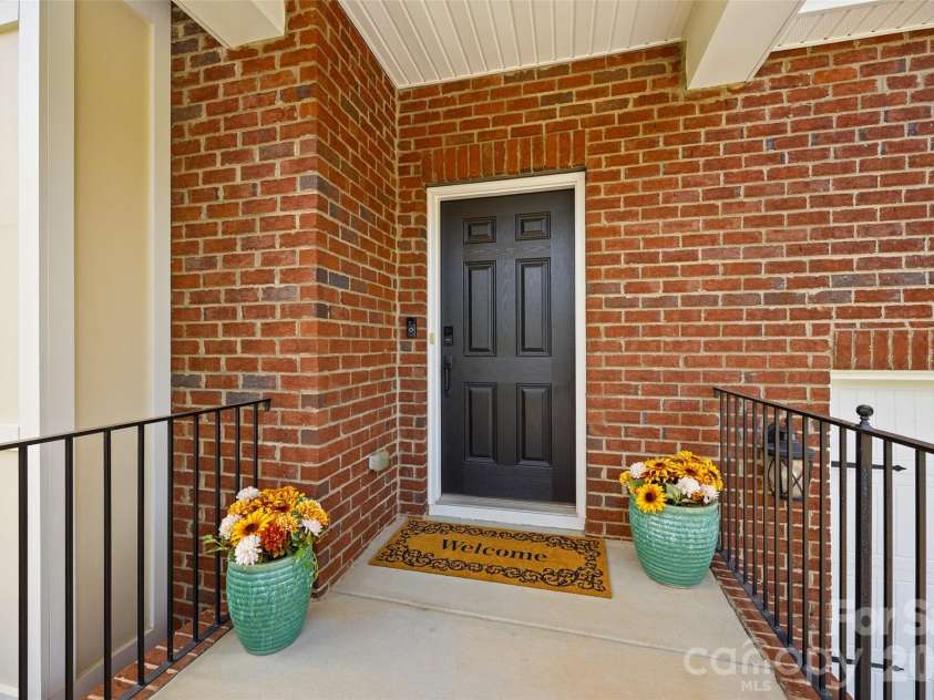 13403 Highflyer Woods Lane, Charlotte, NC 28278.  MLS# CAR4404795, YatesRealty ID 40665. 