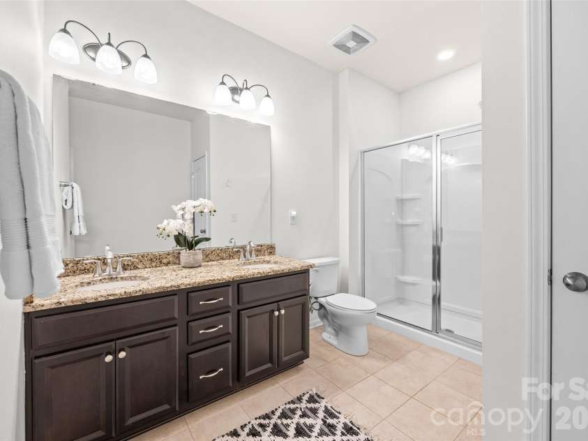 13403 Highflyer Woods Lane, Charlotte, NC 28278.  MLS# CAR4404795, YatesRealty ID 40665. 