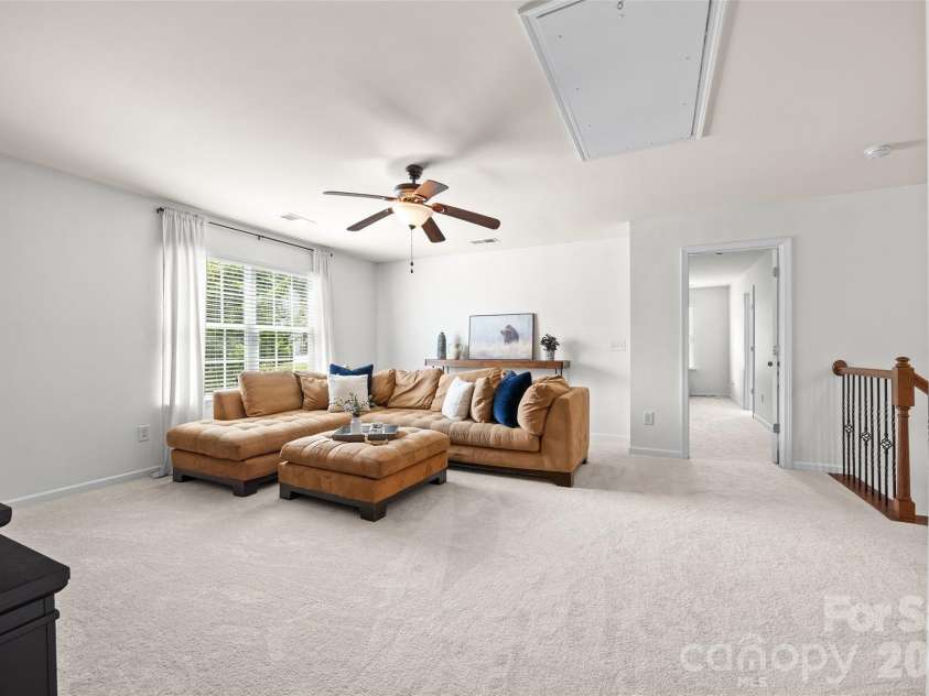 13403 Highflyer Woods Lane, Charlotte, NC 28278.  MLS# CAR4404795, YatesRealty ID 40665. 