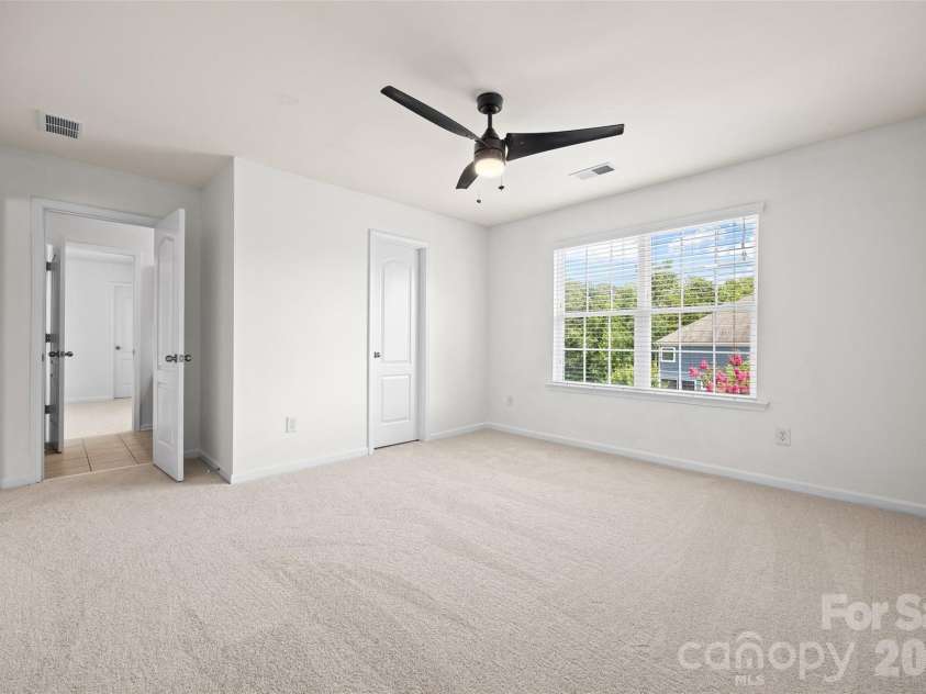 13403 Highflyer Woods Lane, Charlotte, NC 28278.  MLS# CAR4404795, YatesRealty ID 40665. 