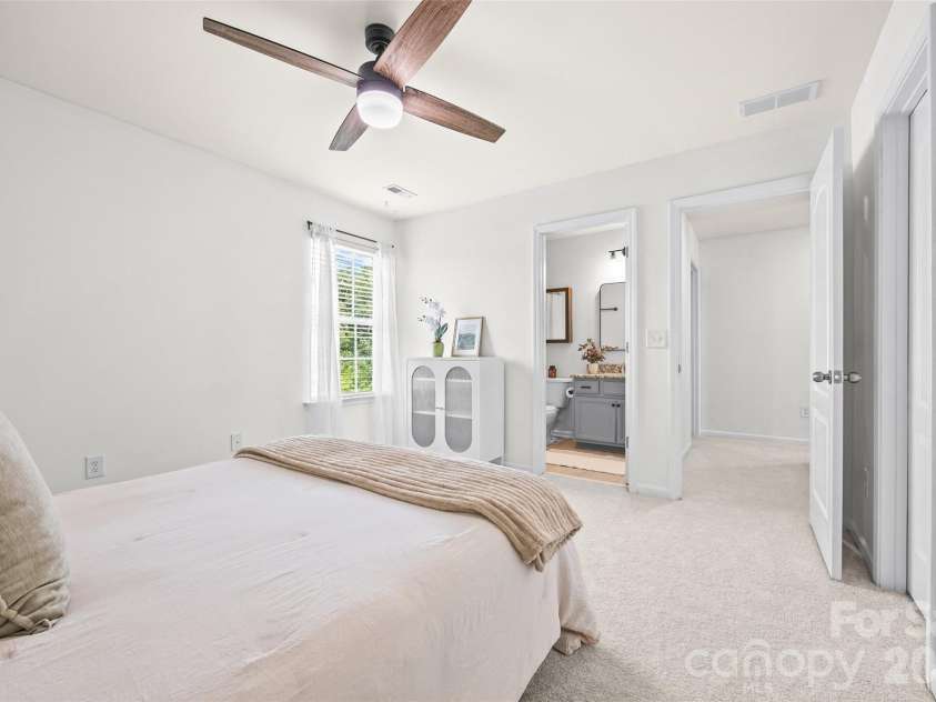 13403 Highflyer Woods Lane, Charlotte, NC 28278.  MLS# CAR4404795, YatesRealty ID 40665. 