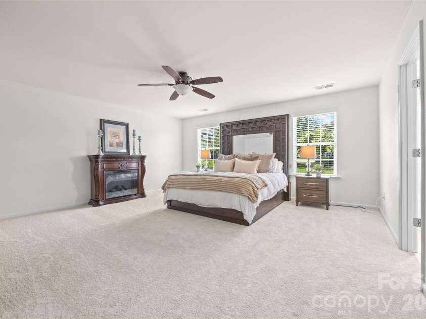 13403 Highflyer Woods Lane, Charlotte, NC 28278.  MLS# CAR4404795, YatesRealty ID 40665. 