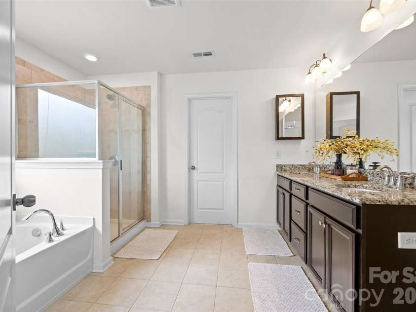 13403 Highflyer Woods Lane, Charlotte, NC 28278.  MLS# CAR4404795, YatesRealty ID 40665. 