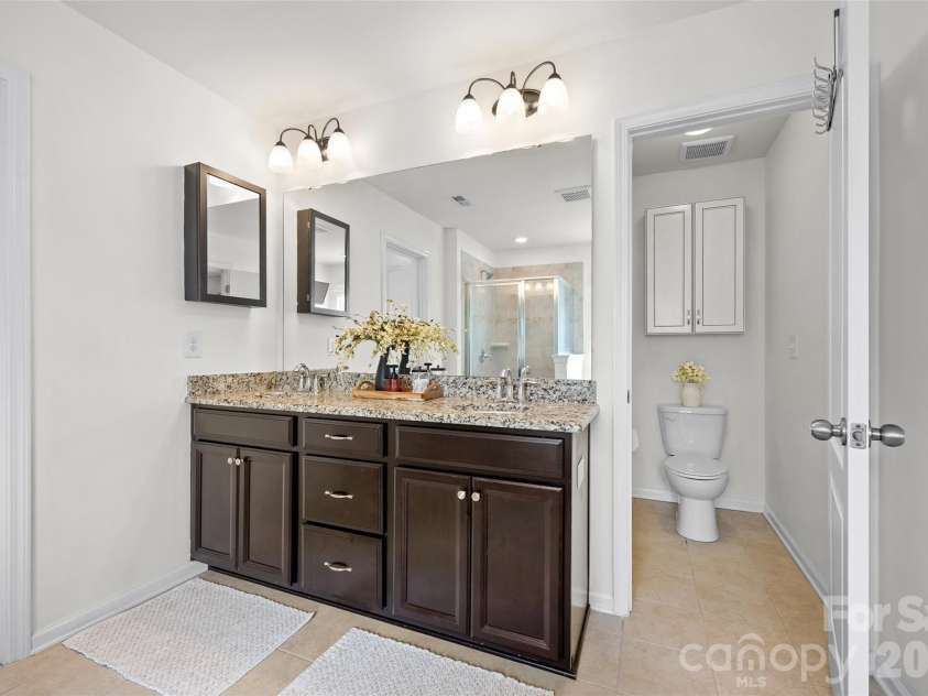 13403 Highflyer Woods Lane, Charlotte, NC 28278.  MLS# CAR4404795, YatesRealty ID 40665. 