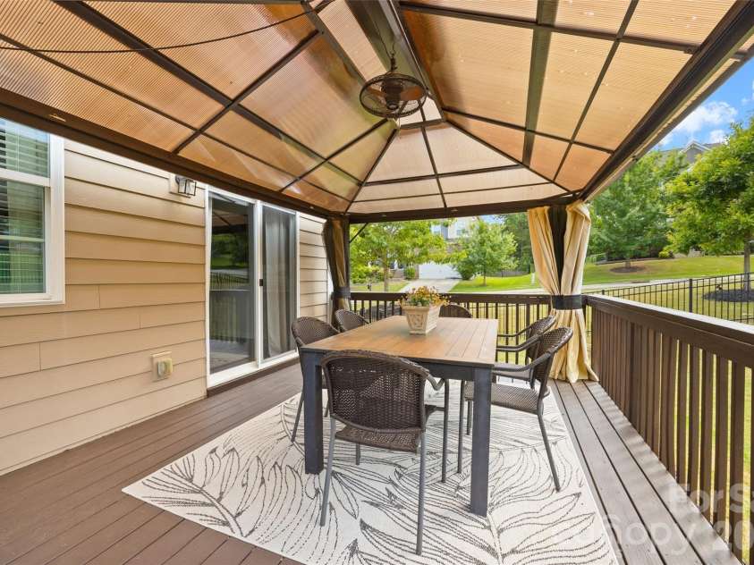 13403 Highflyer Woods Lane, Charlotte, NC 28278.  MLS# CAR4404795, YatesRealty ID 40665. 