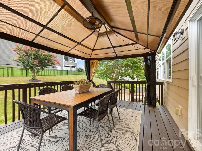 13403 Highflyer Woods Lane, Charlotte, NC 28278.  MLS# CAR4404795, YatesRealty ID 40665. 