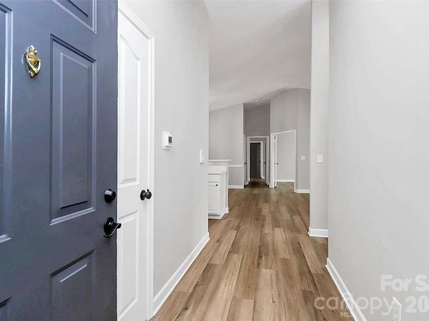 16464 Redstone Mountain Lane, Charlotte, NC 28277.  MLS# CAR4341427, YatesRealty ID 4067. Entry into home 