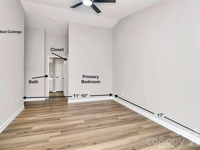 16464 Redstone Mountain Lane, Charlotte, NC 28277.  MLS# CAR4341427, YatesRealty ID 4067. Primary Bedroom 17' x 11' 10