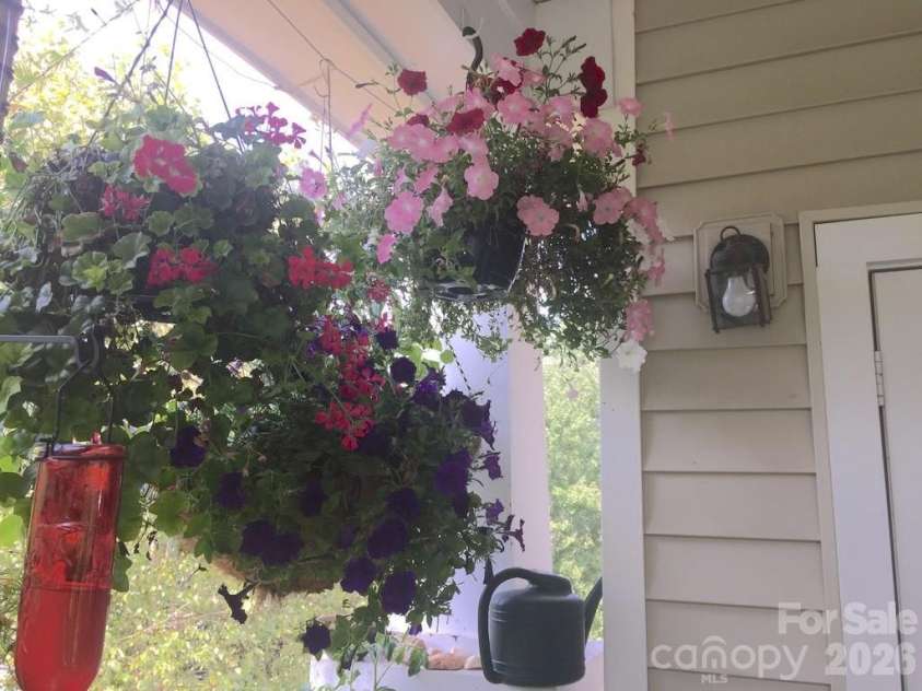 16464 Redstone Mountain Lane, Charlotte, NC 28277.  MLS# CAR4341427, YatesRealty ID 4067. Summer 