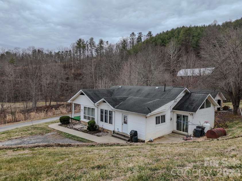 2301 Silver Mill Road, Marshall, NC 28753.  MLS# CAR4294103, YatesRealty ID 4067. 