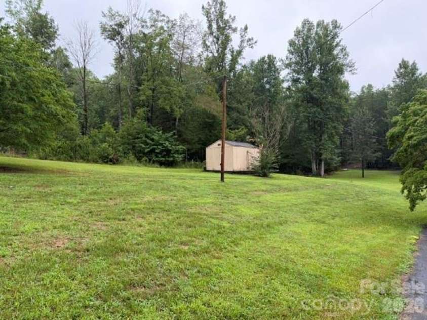 2314 Colonial Acres Road, Lenoir, NC 28645.  MLS# CAR4408736, YatesRealty ID 40673. 