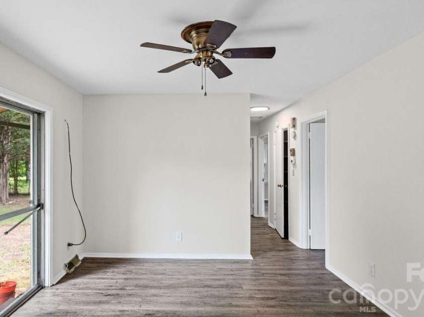 634 Kentbrook Drive, Charlotte, NC 28213.  MLS# CAR4409337, YatesRealty ID 40674. 