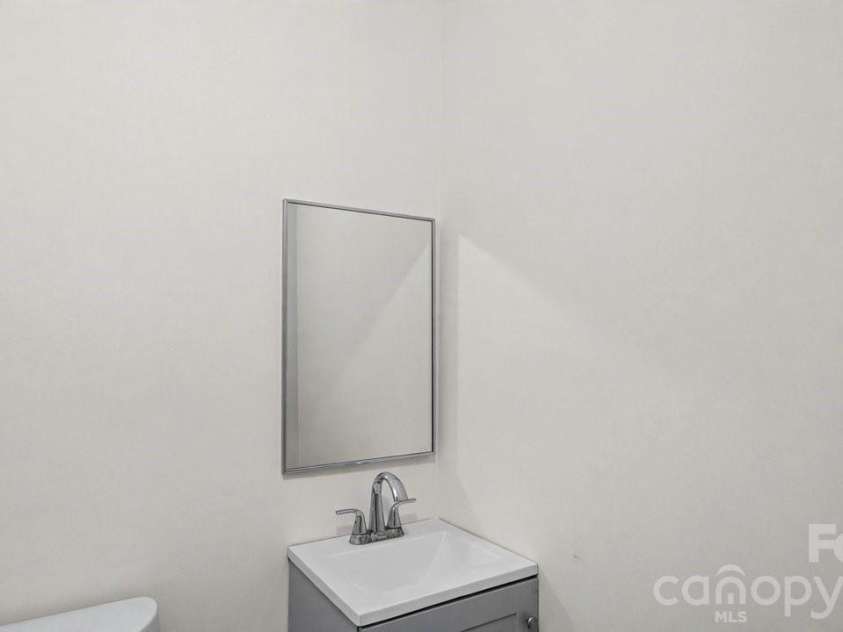 634 Kentbrook Drive, Charlotte, NC 28213.  MLS# CAR4409337, YatesRealty ID 40674. 