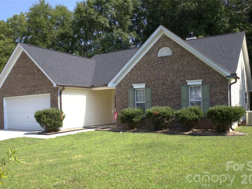 5827 Mahogany Place, Concord, NC 28025.  MLS# CAR4401201, YatesRealty ID 40675. 