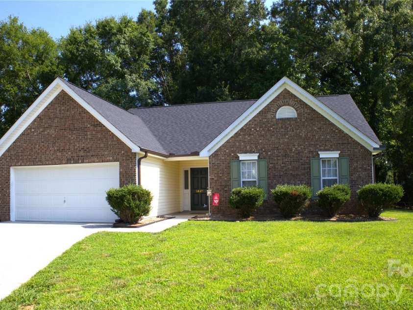 5827 Mahogany Place, Concord, NC 28025.  MLS# CAR4401201, YatesRealty ID 40675. 