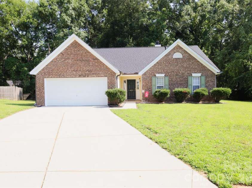 5827 Mahogany Place, Concord, NC 28025.  MLS# CAR4401201, YatesRealty ID 40675. 