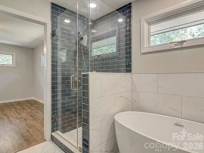 2512 Sunnycrest Drive, Reidsville, NC 27320.  MLS# CAR4403107, YatesRealty ID 40676. 