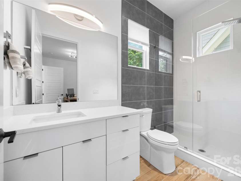 1216 Goodwin Avenue, Charlotte, NC 28205.  MLS# CAR4399899, YatesRealty ID 40678. 